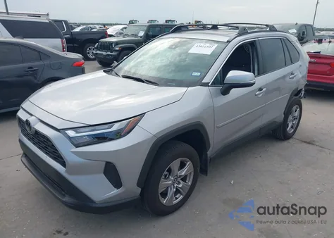 2025 Toyota Rav4 Xle z USA, uszkodzony, nr VIN 2T3W1RFV1SC329319